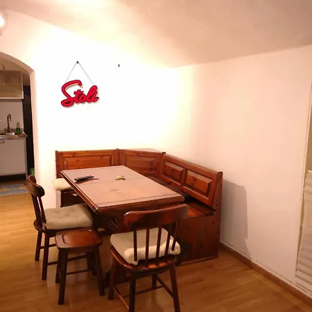 Apartment Maison 98 *